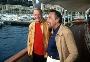 Hans Hass an Bord der "Xarifa" mit dem Schiffs-Eigner, dem italienischen Milliardär Carlo Traglio.