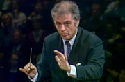 Das sogenannte Mauerfallkonzert vom 12. November 1989 ist das wahrscheinlich ergreifendste Konzert im Europa der Nachkriegszeit: Daniel Barenboim dirigiert die Siebte Symphonie von Ludwig van Beethoven.