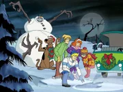 Dogge Scooby-Doo und die vier jungen Detektive von Mystery Inc. (v.li.: Neville, Daphne, Fred und Velma) machen unerschrocken Jagd auf Verbrecher und lösen jeden noch so mysteriösen Fall.