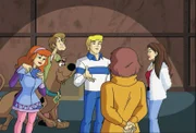 Dogge Scooby-Doo und die vier jungen Detektive von Mystery Inc. (v.li.: Daphne, Neville, Fred und Velma) setzen sich für mysteriöse Fälle ein: Dieses Mal braucht eine junge Frau ihre Hilfe.