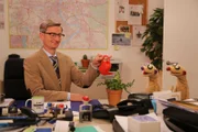 Der Kommissar (Michael Kessler) hat eine neue Büropflanze