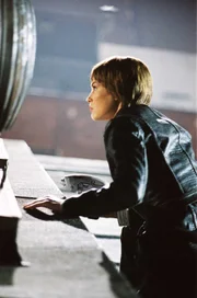 Sub-Commander T'Pol ( Jolene Blalock)