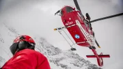 Das Team von Air Zermatt muss sich in den Bergen der harten Realität von Leben und Tod stellen. Hier kann der kleinste Fehler der letzte sein.