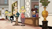 v.li.: Lori, Leni, Lucy, Lily, Lynn Sr., Rita, Receptionist