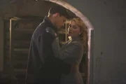 Grace Fitzgerald (Rosemary Boyle) trifft auf ihren ehemaligen Liebhaber Owen Brunt (John Hogg). Er will ihre gemeinsame Liebe noch nicht aufgeben.