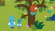 Im Wald treffen Bop (li.) und Boo (mi.) auf Barry (re.), den kleinen Bären, der ganz unglücklich ist, weil er den Topf mit Honif verloren hat. Die Brave Bunnies helfen ihm bei der Suche im Wald.
