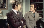 Lord Sinclair (Roger Moore, l.) und Danny Wilde (Tony Curtis) sollen den italo-amerikanischen Gangster Frank Rocco aus Italien suchen._Titel: Die Zwei