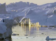 Der Ilulissat Eisfjord liegt an der grönländischen Westküste, 250 Kilometer nördich des Polarkreises.
