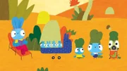 Die Hasenbande macht einen Ausflug in die sonnige Savanne. Dort lernen Bop (2.v.re.) und Boo (mi.) das Zebramädchen Zhenya (re.) kennen, das eine echte Büchernärrin ist.