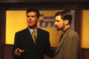 Donald Rivers (Alan Thicke, l.); Dr. Avery Strong (Bruce Harwood, r.)