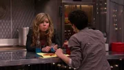 L-R: Sam Puckett (Jennette McCurdy), Billy Boots (Chase Austin)