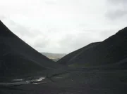 Große Kohlehalden prägen die Heidelandschaft von Blaenavon in Wales.