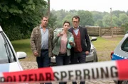 Finn (Sven Martinek, l.), Nina (Julia Schäfle, M.) und Lars (Ingo Naujoks, r.) sind auf dem Weg zum Tatort.