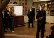 Frank (Tom Selleck, M.) und Danny (Donnie Wahlberg, r.) hoffen, endlich zu erfahren, wer Joe getötet hat ...