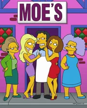 Nach seiner Schönheitsoperation wird Moe (M.) von den Damen umschwärmt.
