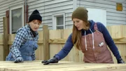 Bei ihrem neusten Umbauprojekt müssen Karen (l.) und Mina (r.) das Haus bis auf die Grundpfeiler abreißen, um es dann in ein elegantes, geräumiges Zuhause verwandeln zu können ...