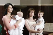 Obwohl Lorelai und Rory ihre Aufgabe als Taufpaten von Sookies Zwillingen wahrnehmen, herrscht weiterhin Eiszeit zwischen Mutter und Tochter ...