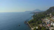 Kurz vor Ziel führt der letzte Streckenabschnitt entlang der malerischen Adriaküste nach Bar in Montenegro.