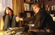 Gil Grissom (William Petersen) kann Sara Sidle (Jorja Fox) nicht wirklich helfen. Sie muss allein ihr Privatleben in den Griff bekommen.