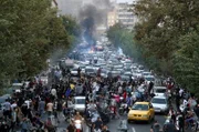 Proteste in der iranischen Hauptstadt Teheran. Nach dem Tod der jungen Kurdin Jina Mahsa Amini gibt es überall im Land Proteste.