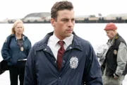 Detective Rex Winters (Skeet Ulrich, vorne)
