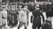 Hitler mit Mussolini im September 1937 in Berlin.