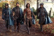 (v.l.n.r.) Athos (Tom Burke); Porthos (Howard Charles); D'Artagnan (Luke Pasqualino); Aramis (Santiago Cabrera)