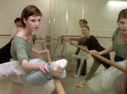 MDR Fernsehen IN ALLER FREUNDSCHAFT FOLGE 78, "Vollmond", am Donnerstag (24.05.12) um 12:30 Uhr. Ballett-Talent Tiziana Schomburg (Jana Straulino) beim Training.