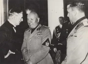 1938: Münchner Abkommen, Premier Neville Chamberlain im Gespräch mit Mussolini.