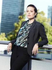 (1. Staffel) - Lauren Gardner (Megan Boone) ist eine stellvertretende Bezirksstaatsanwältin und die rechte Hand des Bezirksstaatsanwalts Dekker.