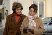Maria gelingt es, Rosi zu einer Entscheidung zu bringen. Von links: Maria (Daniela März) und Rosi Kirchleitner (Brigitte Walbrun).