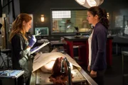 Maura Isles (Sasha Alexander, l.), Jane Rizzoli (Angie Harmon)