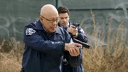Lt. Michael Tao (Mike Paul Chan, l.)