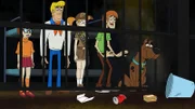 Velma Dinkley (l.), Fred Jones (2.v.l), Shaggy Rogers (4.v.l.), Scooby-Doo (5.v.l.)