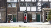 Gardist am Tower of London.