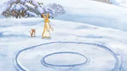 Der kleine Hase und die kleine Feldmaus spielen im frischen Schnee.