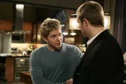Als Christopher (David Sutcliffe, r.) erfährt, dass Rory jetzt bei Logan (Matt Czuchry, l.) wohnt, beschließt er den Burschen unter die Lupe zu nehmen ...