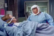 In grosser Sorge um ihre beste Ärztin:  Ellen Pompeo als Dr. Meredith Grey, Chandra Wilson als Dr. Miranda Bailey