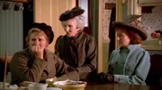 Janet King (Lally Cadeau), Tante Eliza (Kay Tremblay), Abigail MacEwan (Rosemary Dunsmore) (v.l.)