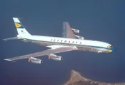 Lufthansa Boeing 707-430 im Flug. (Von 1960 bis 1977 bei Lufthansa im Einsatz)                                                                            Photo: Lufthansa-Bildarchiv                 1960 D 111-13-A3