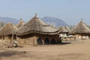 Strohhütten im Südsudan.