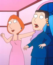 Lois (l.) ist von Peters überfeministischem Verhalten gar nicht begeistert. Erst als sie sich mit der Frauenverbandsleiterin (r.) einen heftigen Ringkampf liefert, gerät Peter wieder so richtig in Fahrt.