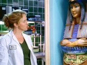 Kate (Brooke Smith) kommt mit einem außergewöhnlichen Fall in die Pathologie: Eine 3.000 Jahre alte Mumie soll von ihr obduziert werden.