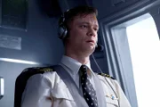 Kapitän Malcolm Waters versucht ruhig zu bleiben, als Cathay-Pacific-Flug 780 in eine heikle Situation gerät (Reenactment-Szene).