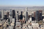 Das Stadtbild von Los Angeles wird von vielen Wolkenkratzern gekennzeichnet. Der Wilshire Grand Tower ist mit 335 Metern das höchste Gebäude an der Westküste der Vereinigten Staaten.