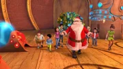 Der Weihnachtsmann ist in seiner Werkstatt am Nordpol angekommen. Peter Pan, Tinker Bell, die Verlorenen Kinder und die Darling-Kinder, Michael, Wendy und John, begleiten ihn.