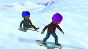 Norman und Derek fahren auf Dilys Bügelbrett Snowboard.