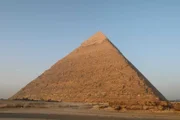 Pyramid as seen in Egypt from Above. (Windfall Films/Frankie Fathers) / Egipt, piramida