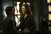 Booth (David Boreanaz, l.); Dr. Brennan (Emily Deschanel, r.)