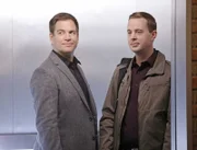 L-R: Anthony DiNozzo (Michael Weatherly) und Timothy McGee (Sean Murray)